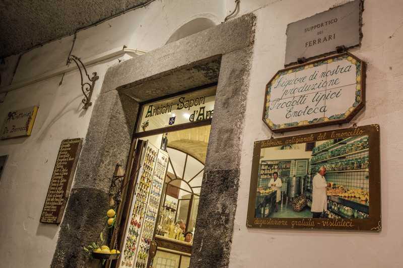 Pannello in Ceramica di Vietri, Murale Capri con cornice